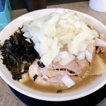 野菜みそラーメン 鬼首 - 背脂煮干中華そば 850円
      背脂マシ 玉ねぎマシ