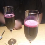 MOTORA  - 赤のスパークリングワイン