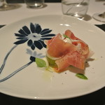 リストランテ カノフィーロ - シャインマスカットとブッラータ、サンダニエーレのプロシュート