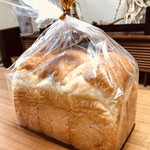 こだわり食パン専門店 麦麦 - 食パン専門店では珍しい山型食パン( ^ω^ )