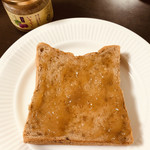 こだわり食パン専門店 麦麦 - おかわり。いちじくジャムをぬりぬり♡