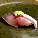 Sushi Maru - 一本釣りで釣った「関アジ」「関サバ」の正規特約店である証です。偽物が8割と呼ばれ流通している中、正真正銘の本物の関アジ関サバのみ取り扱います。よって仕入れがなければ提供できない場合がございます。其の際はご了承ください。