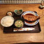 まる福 - 煮魚定食 カレイ  ¥1000