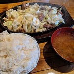 Hakata Teppanyaki Niku Domannaka - 焼肉一人前＆昼めし（中）