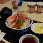 魚河岸処 仙 - 土日限定海鮮丼　1000円