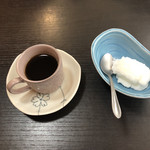 食処はる 澤の家 - 食後のデザートとコーヒー。ジェラート私は柚子だった気がしますが下のがレモンと断言。