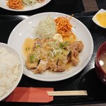 今日はなぁに - 鶏唐揚げ甘酢定食 850円