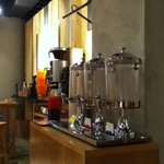 武蔵野カンプス - 2012/02   ジュースサーバー新しく！
      