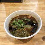 川の先の上 - 冷やし赤味噌つけ麺（1,000円）