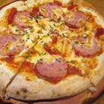 トレンタ - ソーセージのピザ