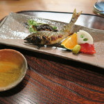 なる屋 - 上桂川天然鮎塩焼き、ビワマス味醂粕漬け