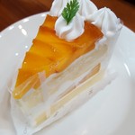 洋菓子のオランダ - 黄桃のショートケーキ