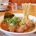 Morimoto Ramen Dou - カタメで頼んだ細麺、歯応えがいい(｡•̀ᴗ-)و ̑̑✧