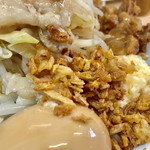 自家製ラーメン大者 - フライドガーリックがいい仕事をしてくれます【料理】 