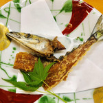 創味魚菜　岩手川 - 秋刀魚の骨せんべい