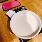 縁 - メガ盛り杏仁豆腐！大きさが分かるかな？？