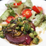 玉ねぎステーキアボカドソース