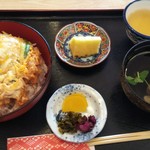 あさり亭 - カツ丼（750円）