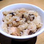みこころや - シメジと鶏肉の炊き込みご飯