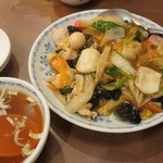 東園 - 五目中華丼 1,000円