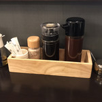 とんかつ成蔵 - 調味料の胡麻油はシャ豚ブリアンと合います！