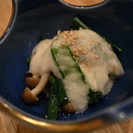 まごわやさしい - 小松菜としめじのとろろがけ