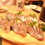 沼津魚がし鮨 流れ鮨 - 脂がのって美味しかったので、思わずおかわり～!!