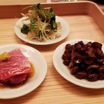 緒方 - ④炙り石影貝(岩手県三陸産)
      正式名称は蝦夷石影貝(石垣貝とも言われる)
      
      ⑤本鮪(青森県風合瀬産)中トロのヅケ
      
      ⑥真蛸の小倉煮