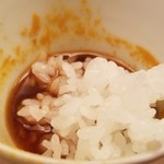 緒方 - ⑮冷やしカレーライス
      お蕎麦で使ったカレールーにご飯を投入して冷やしカレーライスに。
      これも間違い無いですね♪