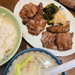 Gyuutan Ippuku - みそ漬け・しお味牛タン盛り合わせ 1500円