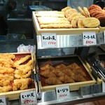 丸亀製麺 - いなりは原価が安いからサービスで２つで100円だったらな。