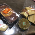 Kabushiki Gaisha Houraiken - オレンジパウンドケーキ  430円
                      抹茶ケーキ  100円
                      バームクーヘンはし  300円