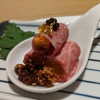 神戸牛 しゃぶしゃぶ おもき 離れ 銀座店 - 但馬牛の霜降りウニ巻き