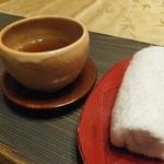 茶寮 和び - 漬物と一緒にお茶を・・