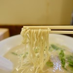 元祖長浜屋台ラーメン一心亭 - ［2019/08］ラーメン・バリカタ(720円)