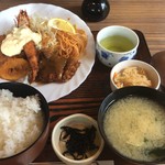 レストイン　デカンショ - 三色フライ定食：￥１，０８０