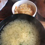 レストイン　デカンショ - 味噌汁と切り干し大根の煮物