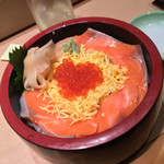 Sushi Maru - ランチ北海道丼(いくらとサーモン)