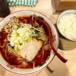拉麺大公 - スタミナ塩ラーメン(辛さ追加トッピング)、ライス