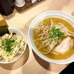 拉麺大公 - 鶏白湯焼き味噌ラーメン、日替わり丼