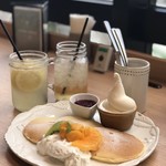 食のつむぎカフェ UMENOHANA エビスタ西宮店 - トロピカルフルーツの豆乳パンケーキ