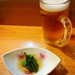 小魚料理 とみ助 -  キリン一番搾りの生ビールとお通しのオクラのおひたしで会をスタート！♪(*^^)o∀*∀o(^^*)♪