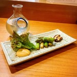 小魚料理 とみ助 - 冷酒は『日高見』になります(o^^o)