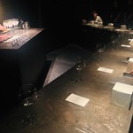 SECRETO - 客人が劇場の開演を待つ！