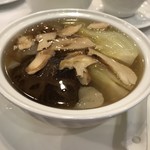 Celebrity Cuisine - ★7.5ワイルドマッシュルームのスープ　焼きツバメの巣のキヌガサ茸巻き