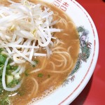 中華そば ◯ - 柔らかめの中太麺