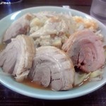 かじろうramen7 - ラーメン小豚 「ニンニクアブラ」(800円) 2012/02