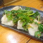 麺ぽーかろぅ - パクチー餃子。香りがいい餃子でおいしかった