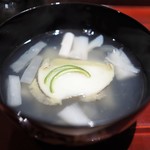 銀座 しのはら - お椀　薄葛仕立て　冬瓜　鮑　白きくらげ　ずいき