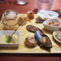 ブルガズ アダ - メゼ厨房から　前菜の盛り合わせ